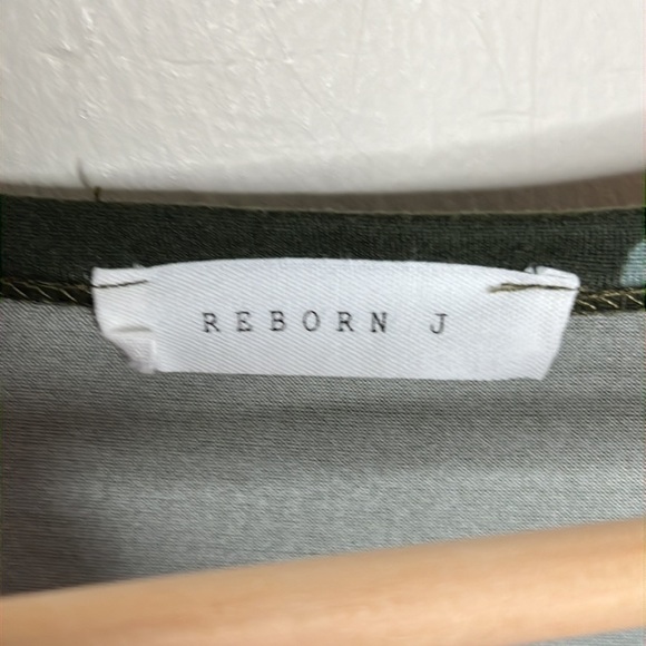 REBORN J WOMENS FLORAL JERSEY and STRIPED SLEEVES WITH ELBOW PATCHES SIZE 3XL - Picture 7 of 8